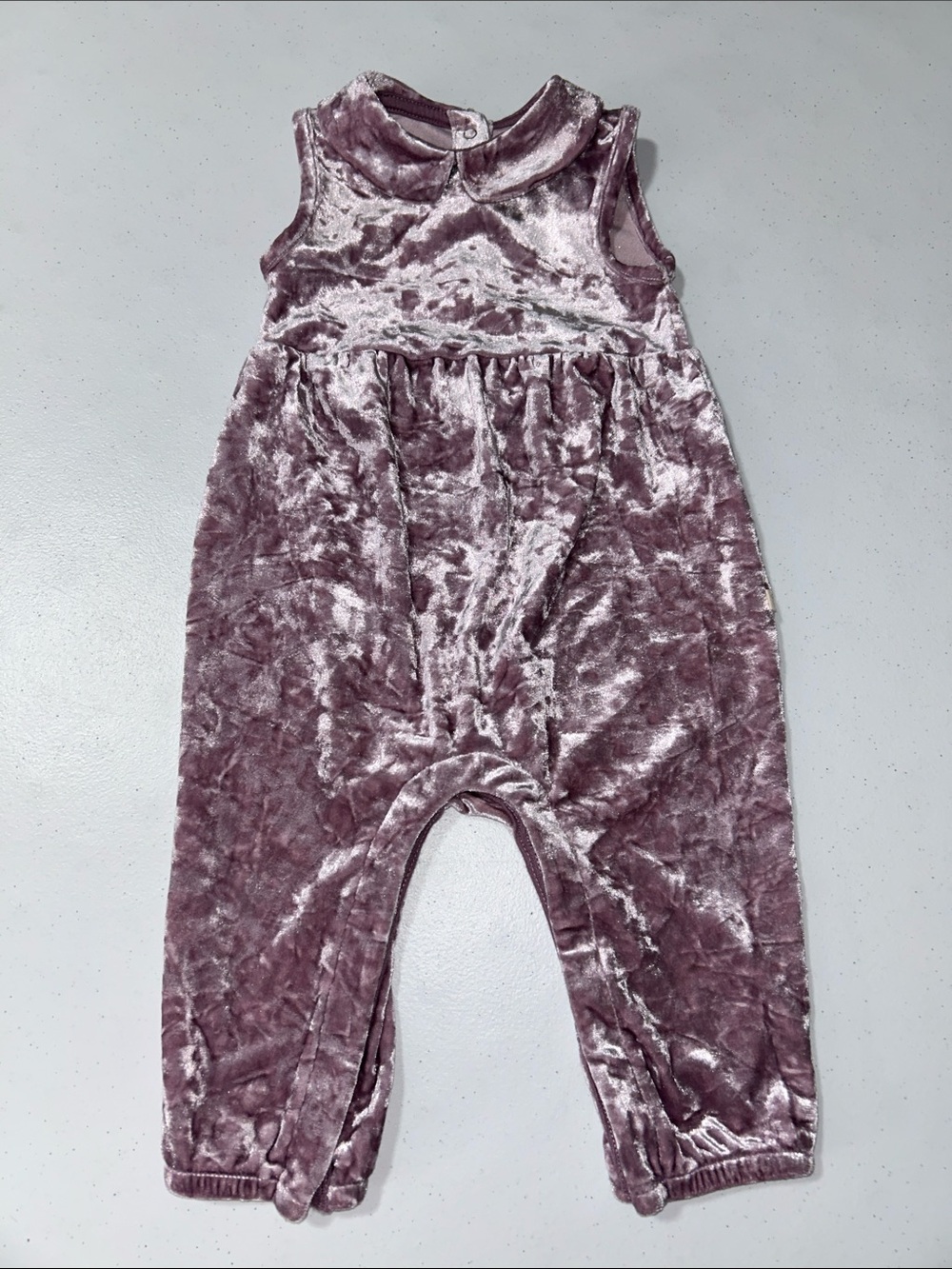 Baby Gap Girl’s Sleeveless Holiday Pink Velvet One Piece With Snaps 6-12 Months